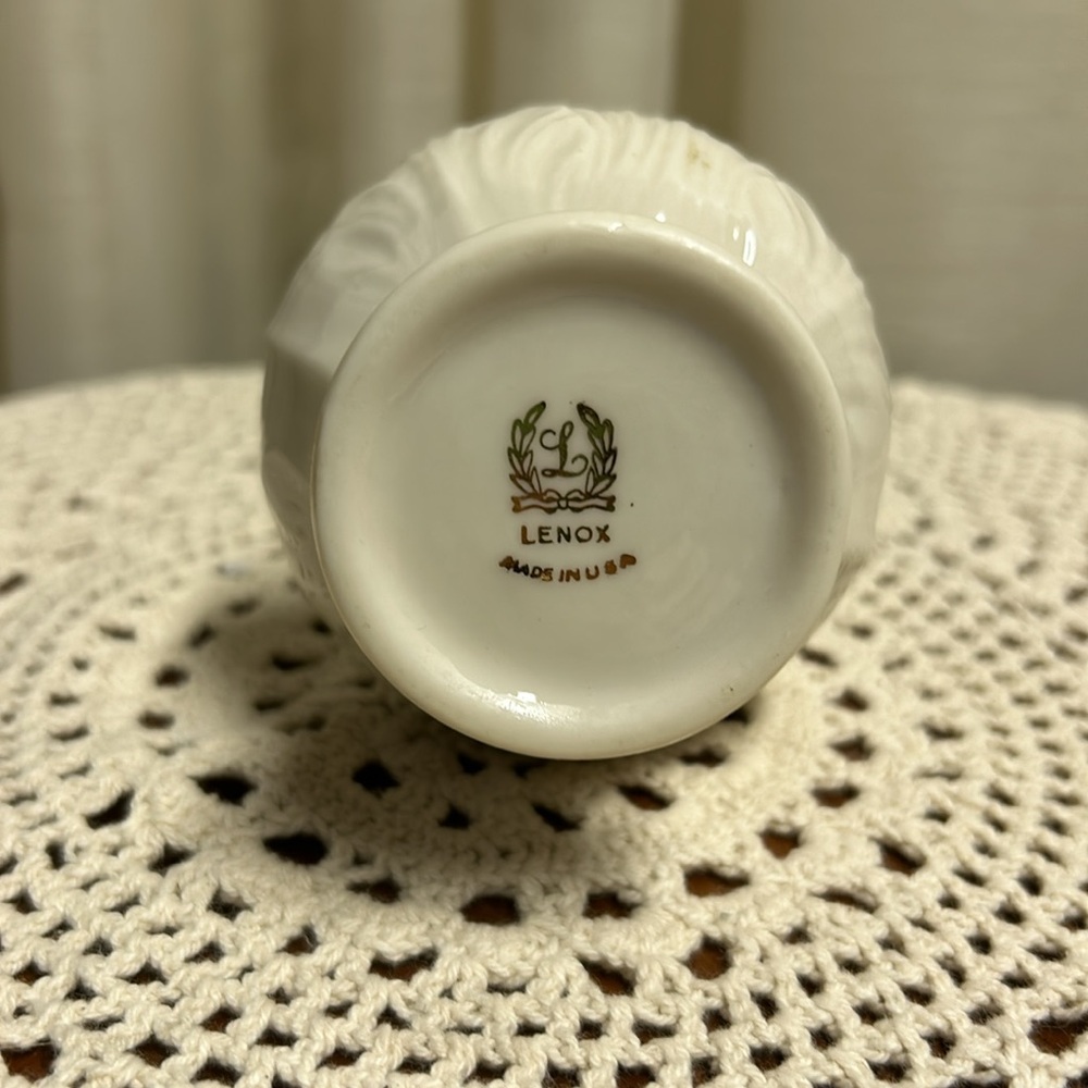 Lennox vases. - Picture 4 of 13